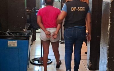 PNC arresta a una adolescente quien llevaba revólver para amenazar a mototaxista