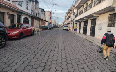 Cierre vial en la zona 3 de Quetzaltenango por conexión de drenaje