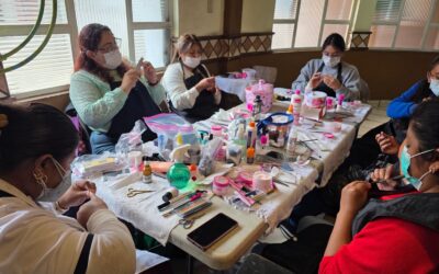 Oficina Municipal de Educación continúa curso de uñas acrílicas