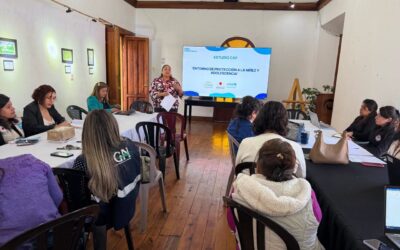 Reunión para atención integral a niñez y adolescencia