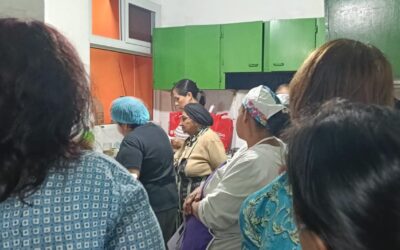 Imparten curso de cocina básica
