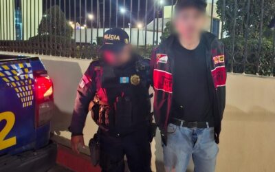 Policía captura en Quetzaltenango al presunto responsable de hurtar un vehículo y provocar daños.