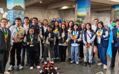 Estudiantes guatemaltecos ganan 8 medallas en Olimpiada de Matemáticas en Singapur.