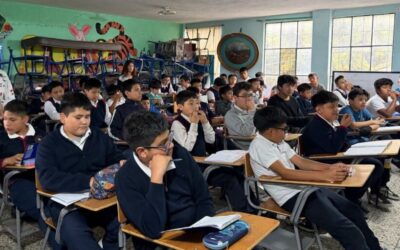 Oficina Municipal de Niñez y Juventud imparte charlas de orientación psicológica en escuelas de Quetzaltenango.