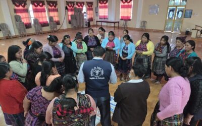 Madres de San Martín Sacatepéquez reciben jornada sobre lactancia y nutrición infantil.