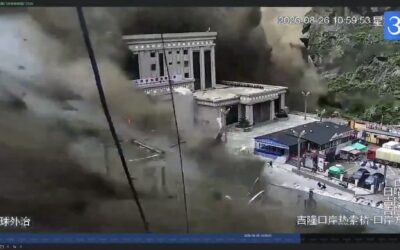 Sismo y masiva avalancha provocan devastadora crecida fluvial en la frontera entre Nepal y el Tíbet: hay decenas de muertos y cerca de 400 desaparecidos.