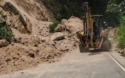 CIV reporta 123 emergencias viales atendidas por lluvias en 16 departamentos.