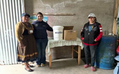 Entregan Ecofiltros a familias vulnerables en Xecaracoj.
