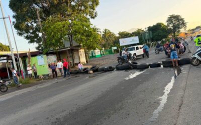 Retoman bloqueo en km 168 de la CA-2 en Cuyotenango, Suchitepéquez.