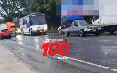 Fuerte colisión deja a un motorista fallecido en Nuevo San Carlos