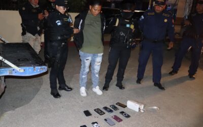 Carterista capturada en Xelafer2026 robando celulares. Es integrante de la mara 18 con antecedentes.