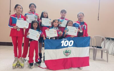 Atletas de patinaje reciben reconocimientos