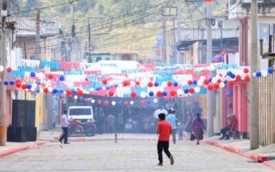 Inauguran mejoramiento de la 13 calle en zona 5 de Xela.