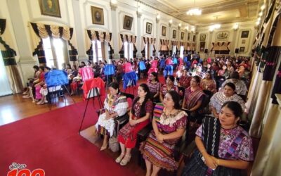 Develan galería fotográfica por 20 años de Flor Nacional del Pueblo Maya.