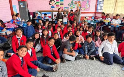 Charla sobre redes sociales a 380 estudiantes