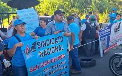 Bloqueado el paso en el puente Castillo Armas, El Zarco