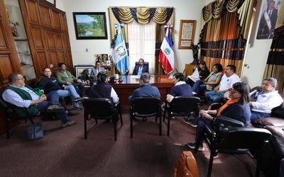 Autoridades municipales se reúnen con proyecto SAT por emergencias