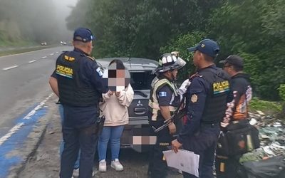Vehículo vuelca en la ruta Interamericana