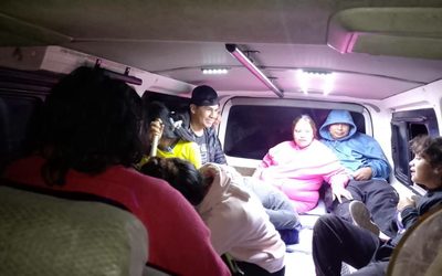 Localizan en zona boscosa a diez personas