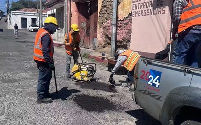 Dan mantenimiento en sectores dañados por lluvias