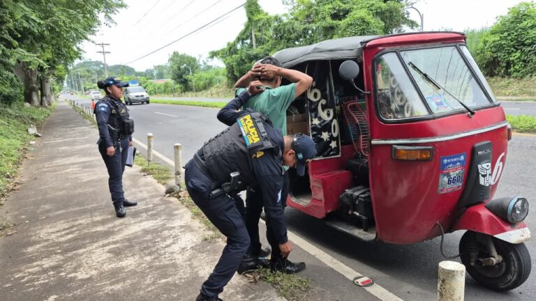 Agentes de PNC desarrollan operativo en Retalhuleu