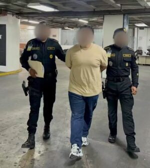 Capturado por tratar de ingresar siete teléfonos valorados en más de Q90 mil