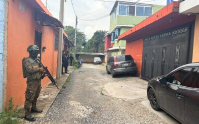 Incautan armamento y droga en dos operaciones simultáneas